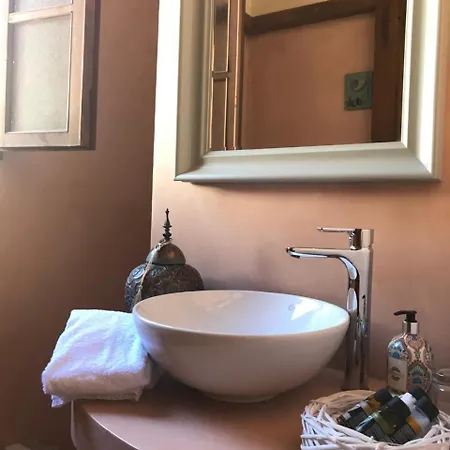 Pensjonat Saint Artemios And Oriental 4*