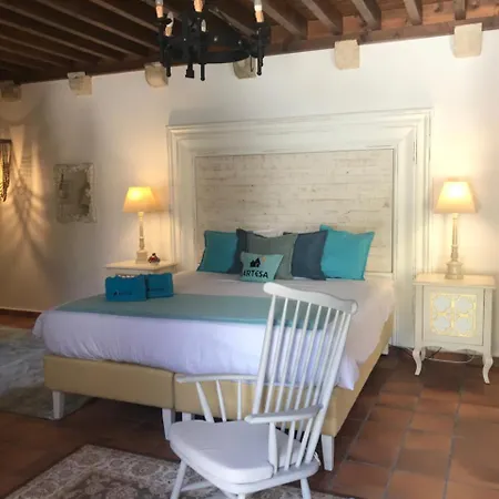 Πανσιόν Saint Artemios And Oriental 4*